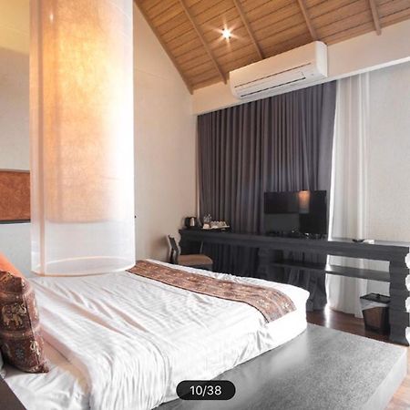 Tapae Gate Villa Chiang Mai Exterior photo