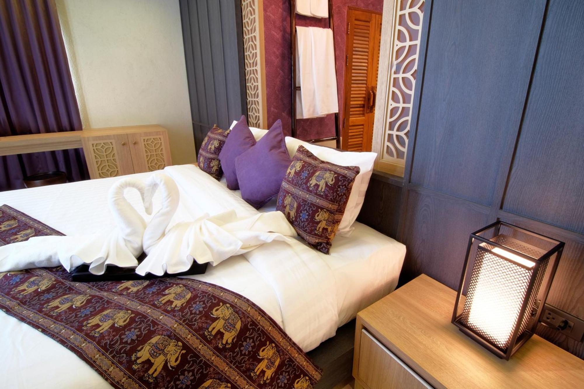 Tapae Gate Villa Chiang Mai Room photo